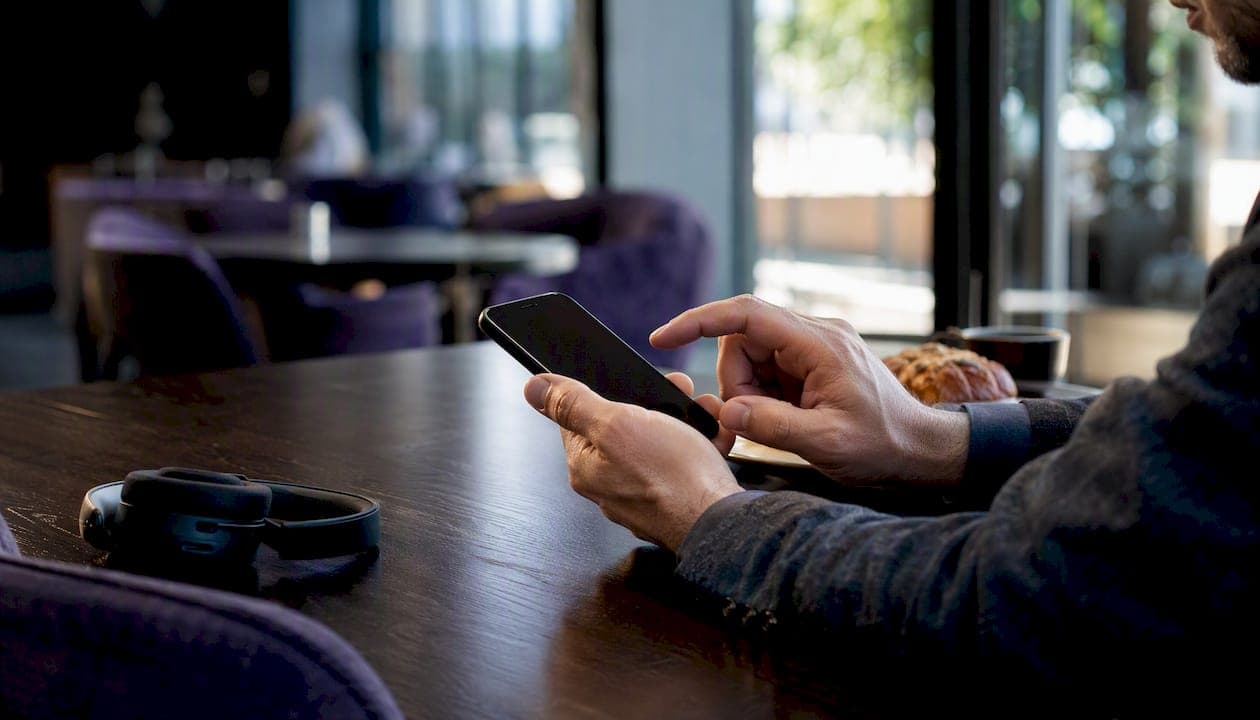 Build Cold Call Talk Tracks That Book More Meetings